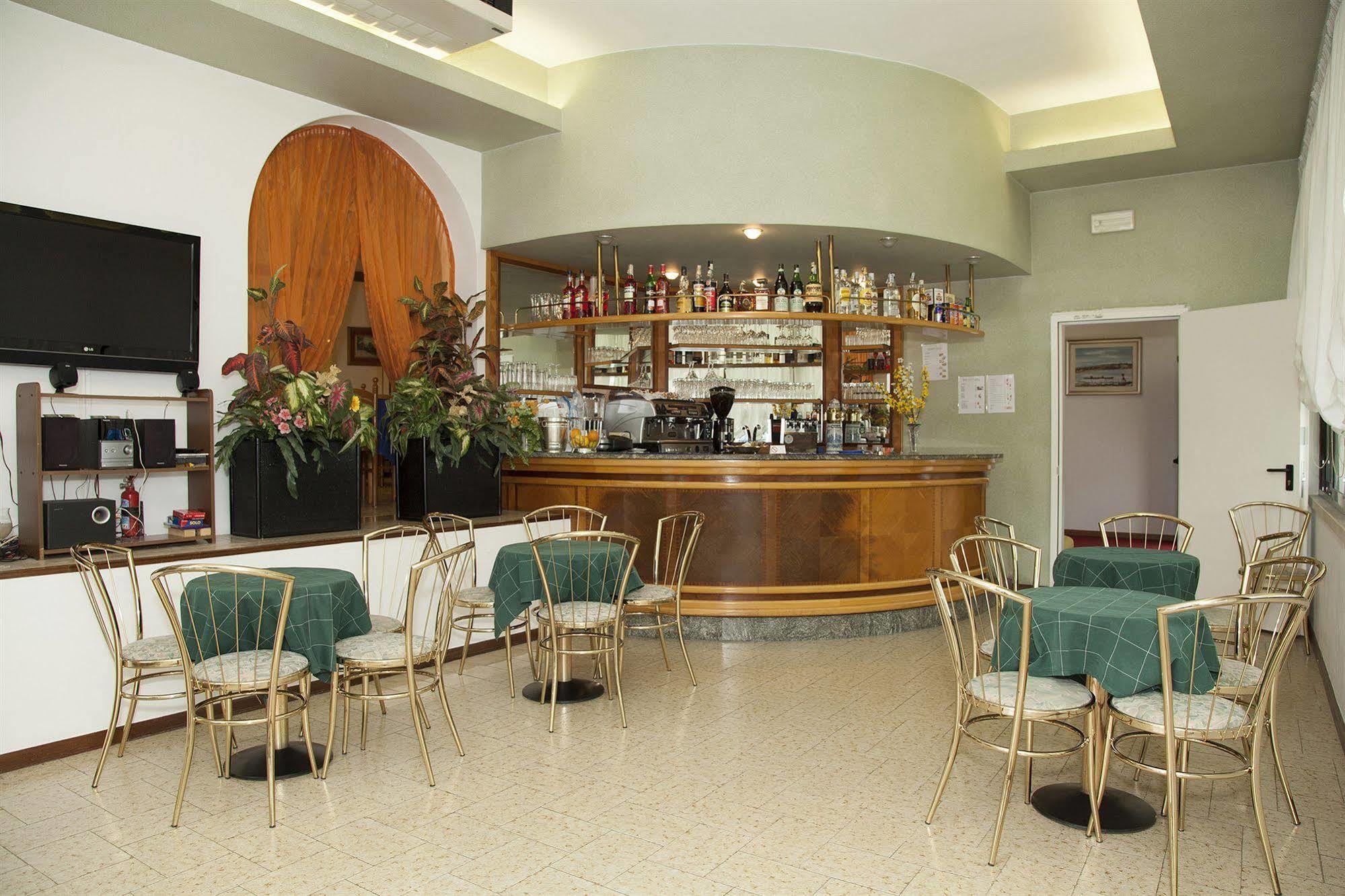 Hotel Centrale Eraclea Mare Exterior foto
