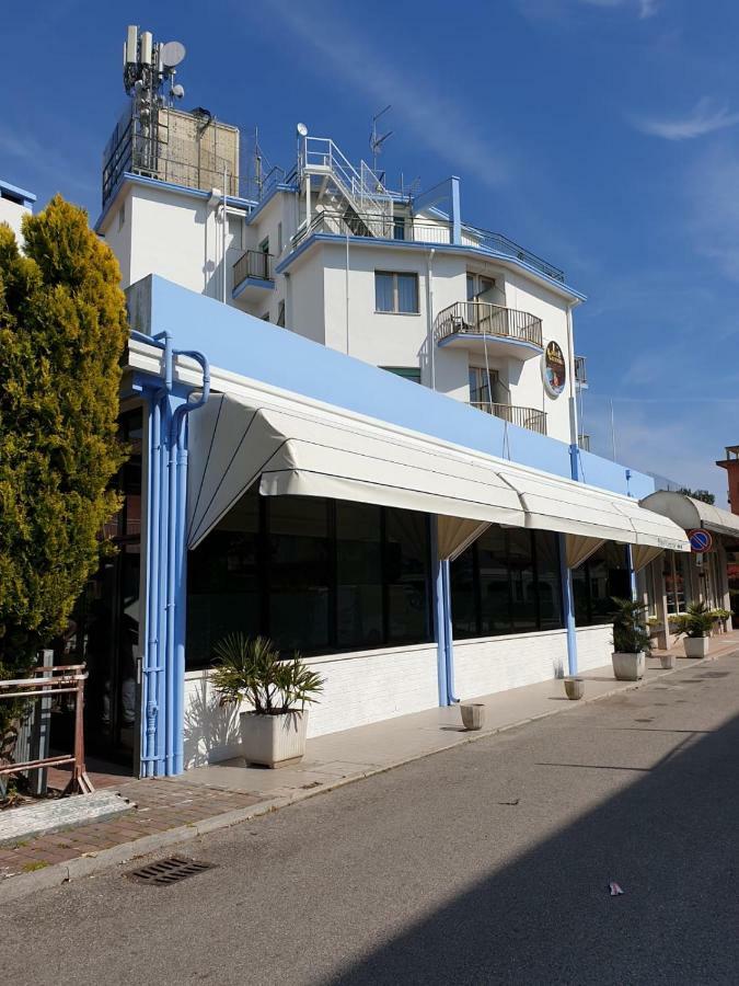 Hotel Centrale Eraclea Mare Exterior foto